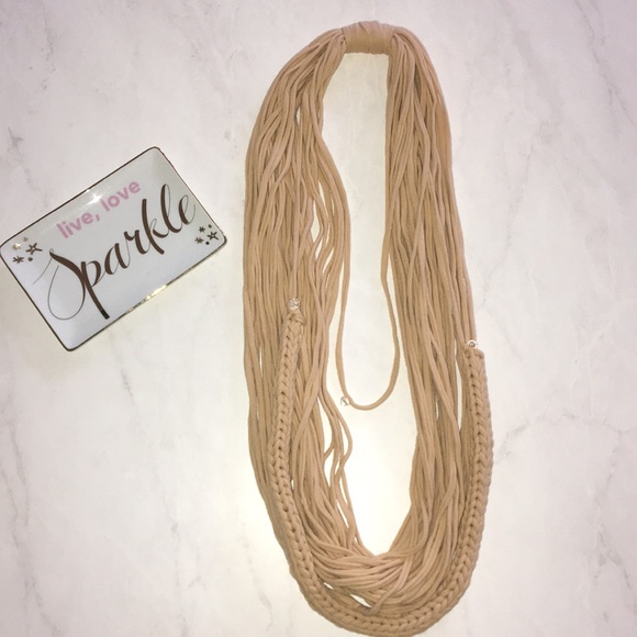 Long, string, peach/blush necklace - Picture 2 of 4